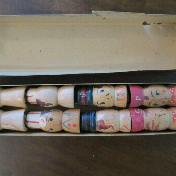 Vintage Wooden Family Hand Painted Salt & Pepper Set 4 Pairs Japan Orig. Box - Picture 3 of 12